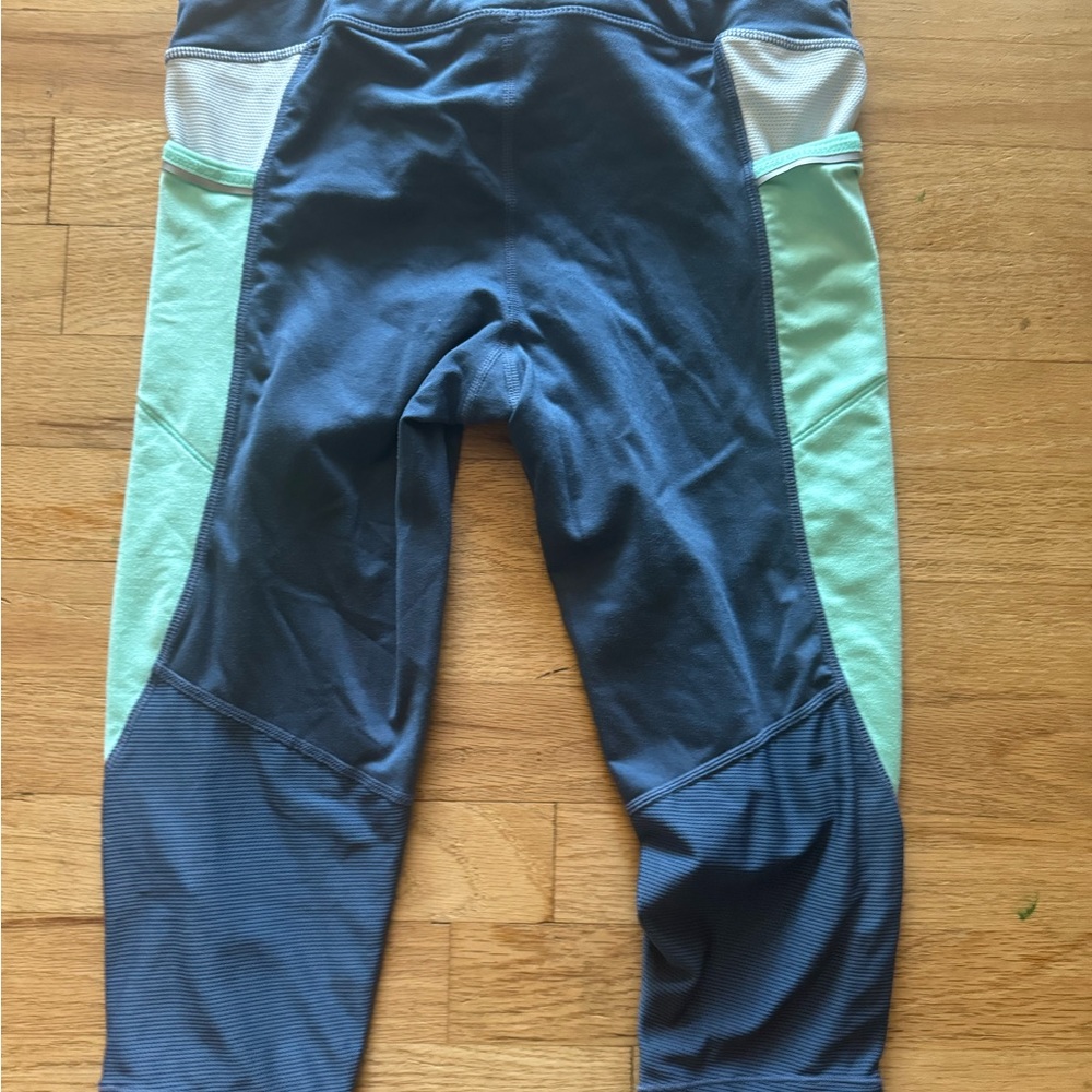 Athleta Size small leggings EUC